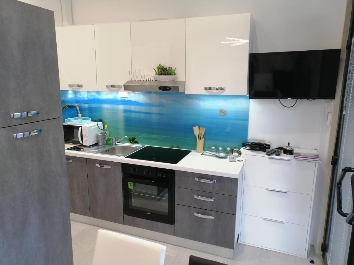 Apartment Rose By The Beach & Tennis Courts 스플리트 외부 사진